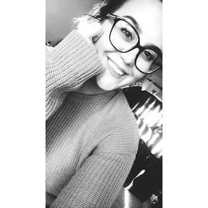 Meet your Posher, Kayla